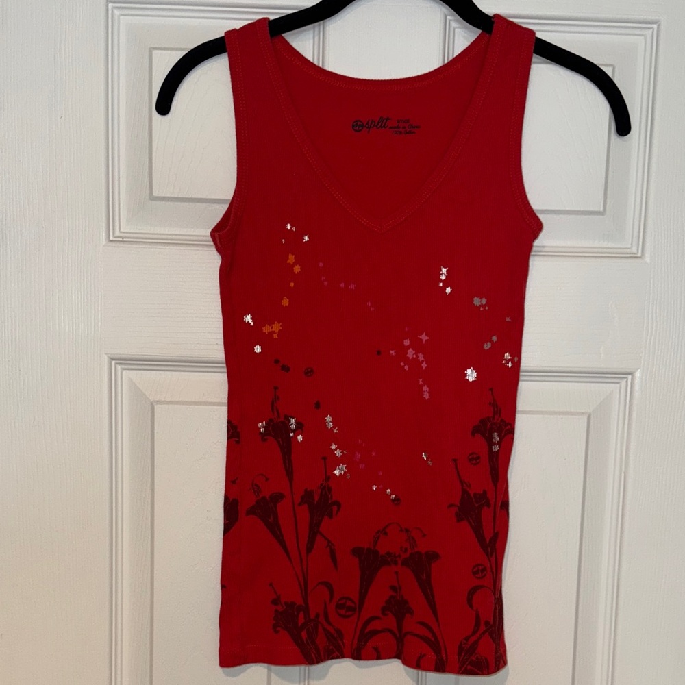 Split tank top, red with floral and metallic design
